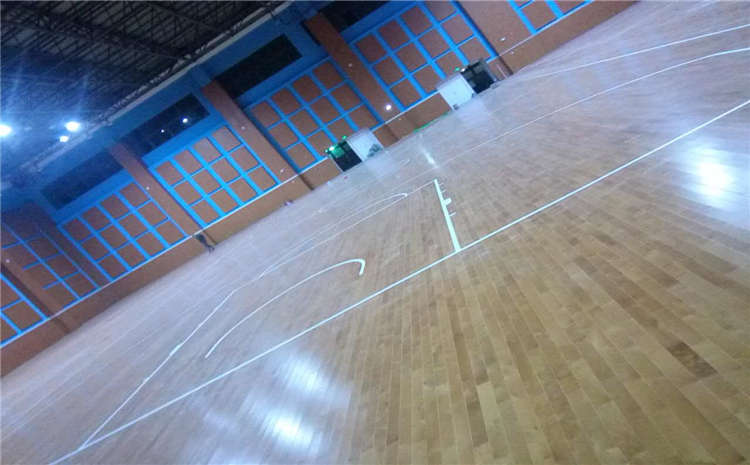 楓木實木運動地板價格是多少錢？