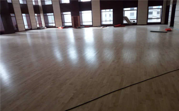 硬木企口排球館木地板廠家哪家好？